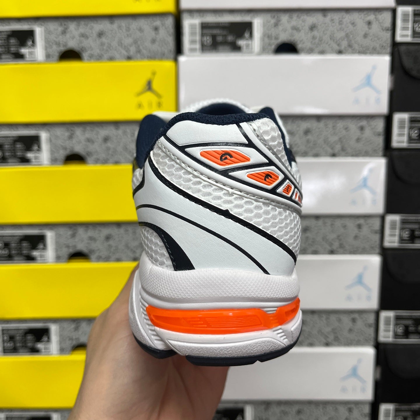 Gel-1130 White Midnight