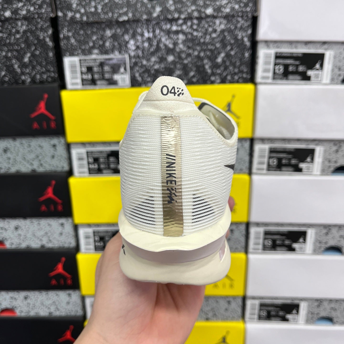 ZoomX Vaporfly Next% 4 Light Grey