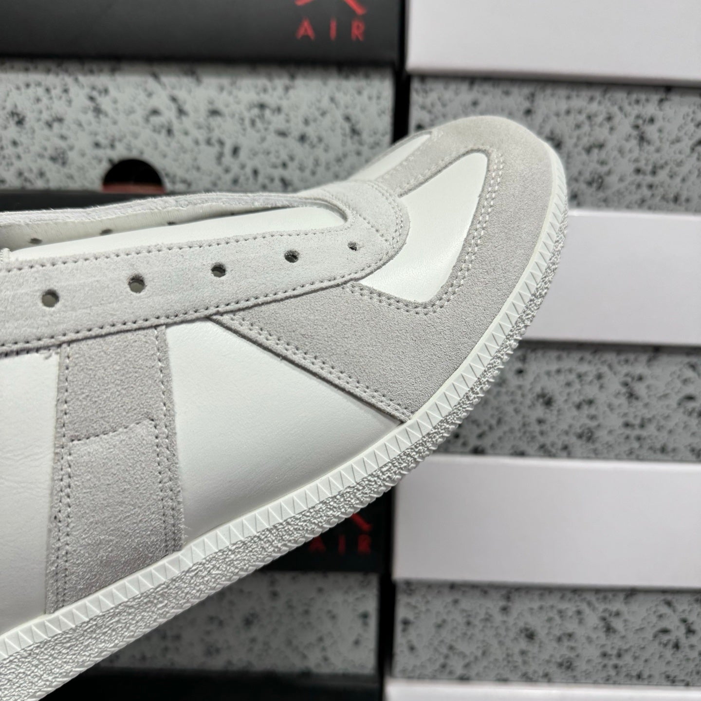Maison  Pure White