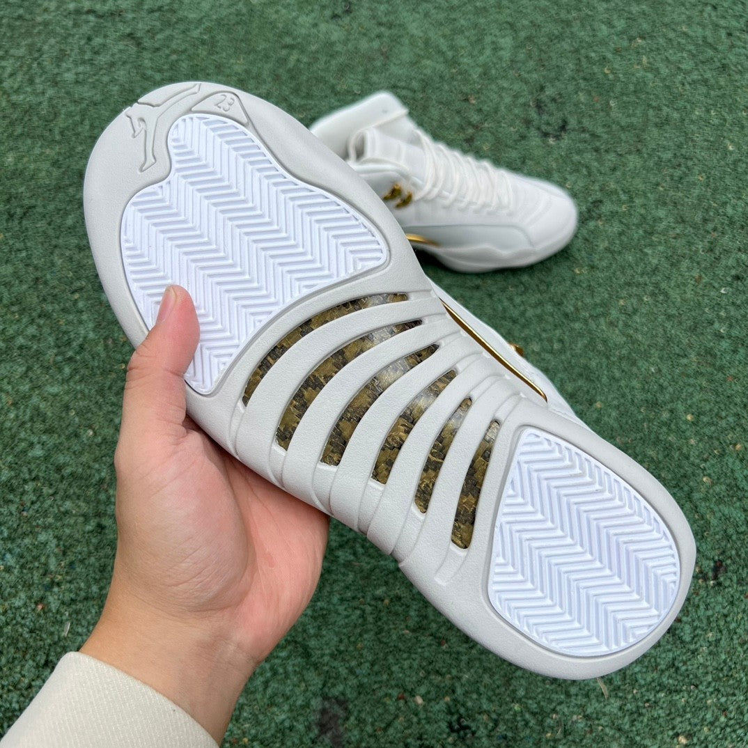 12 PURE WHITE