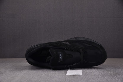 992 Triple Black