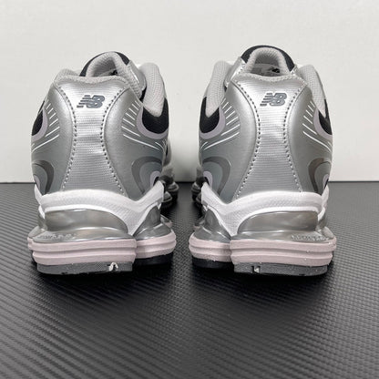 2000 ABZORB Grey and Black