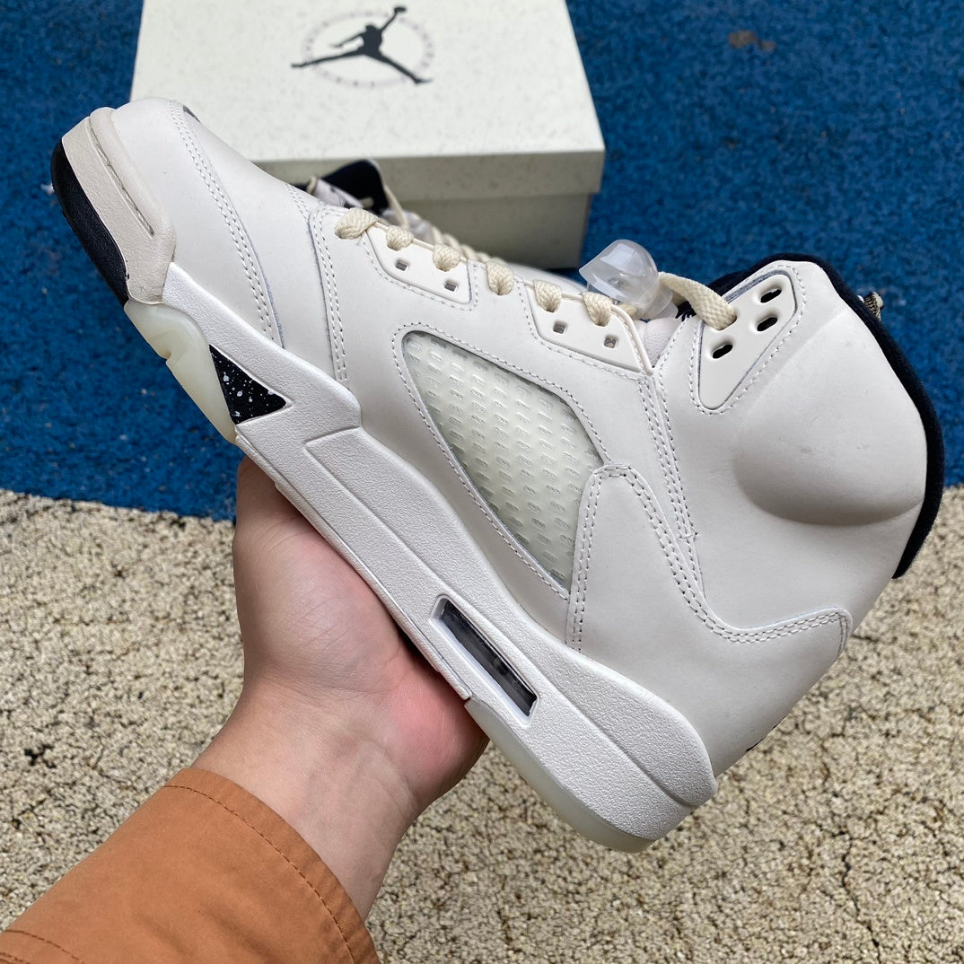 AJ 5 Sail
