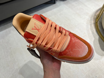 Trainer Orange