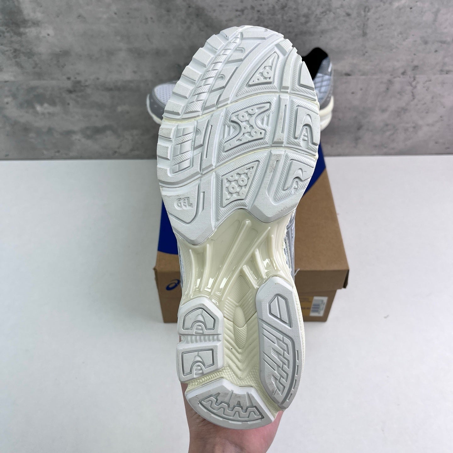 GEL-NIMBUS 10.1 Litle Grey/White