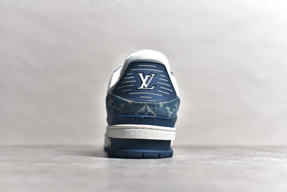Trainer White and Blue
