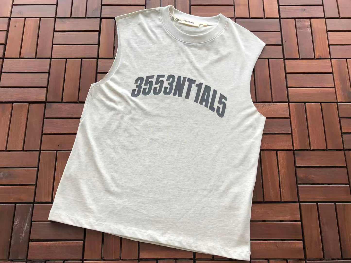 T-Shirts sem Mangas ESSENT