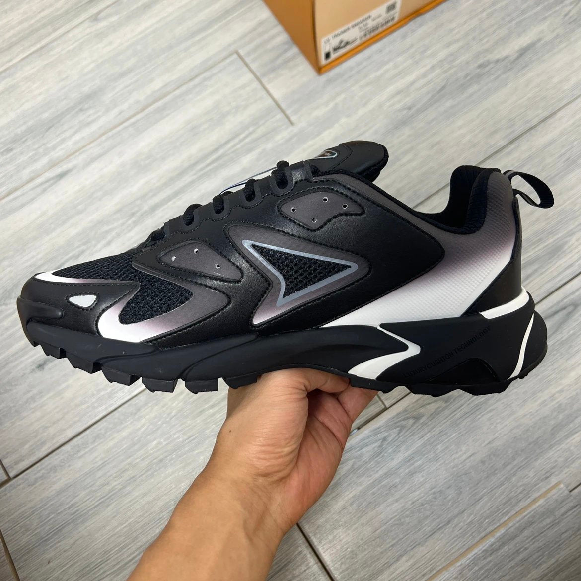 LV Runner Tatic