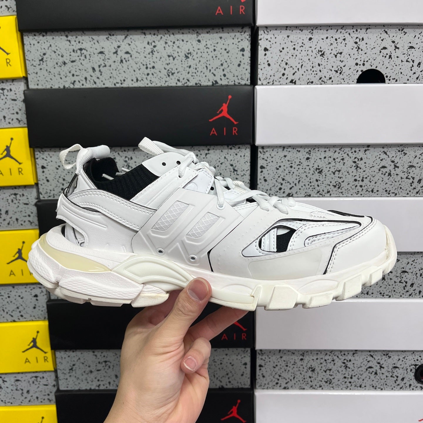 BLG Track Black White