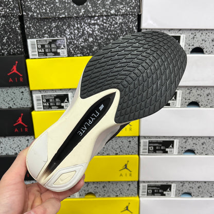 ZoomX Vaporfly Next% 4 Light Grey