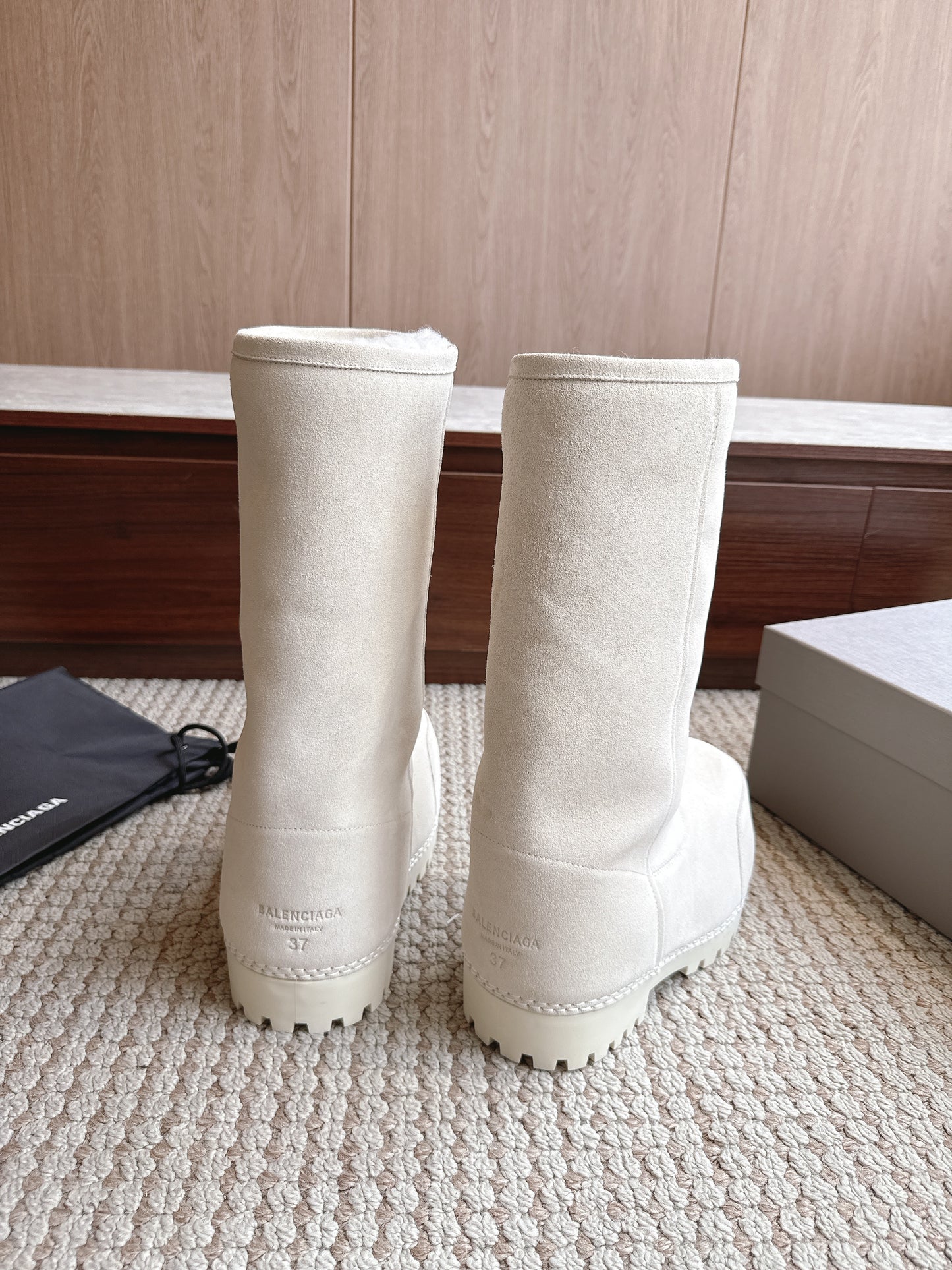 BLG Alaska fur suede boots White