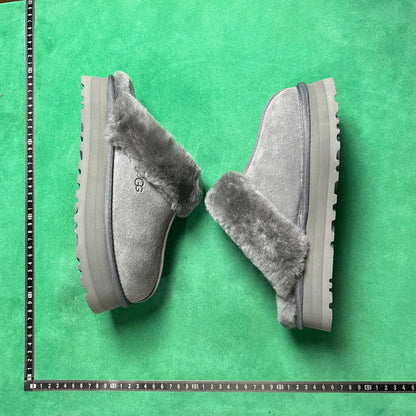 UGG