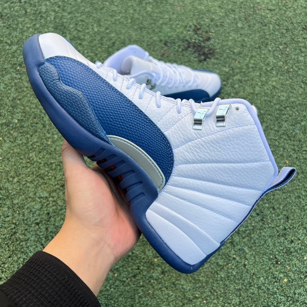 12 Blue and White