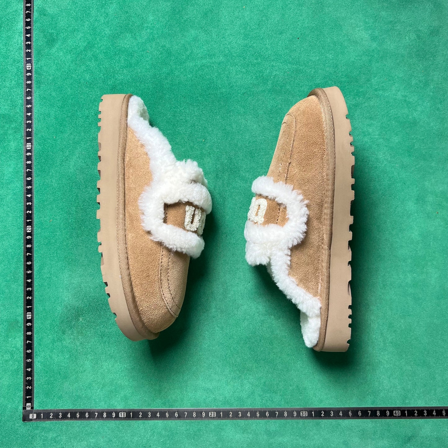UGG