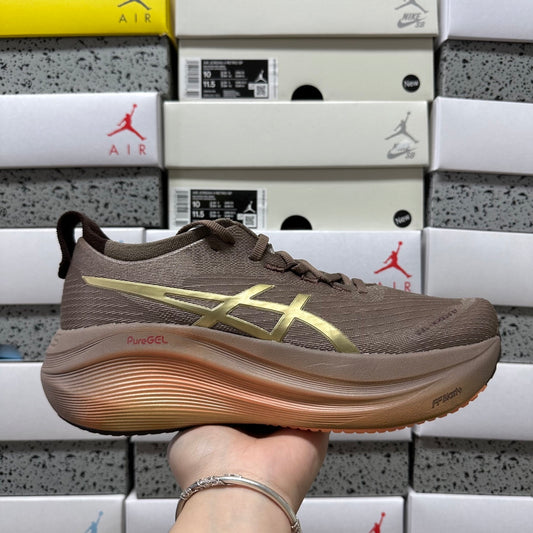 GEL-NIMBUS 27 Brown