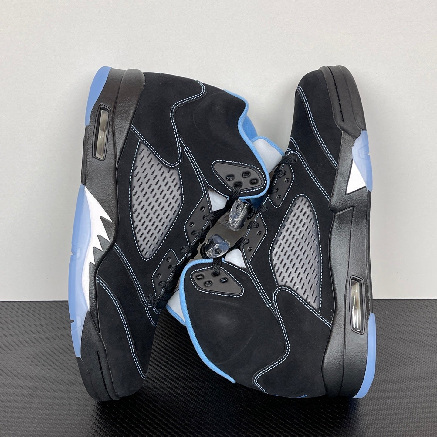 KB5 Black University Blue