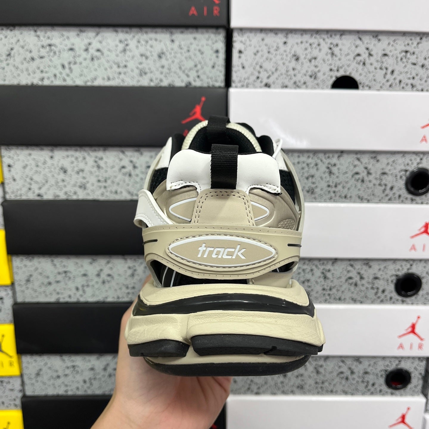 BLG Track Beige Black