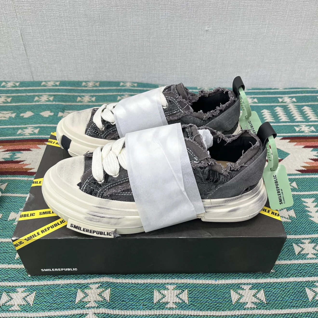 Smile Republic Black