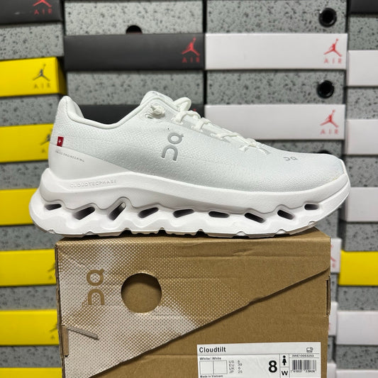 On Running Cloudtilt Remix White Simple