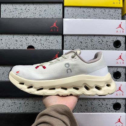 On Running Cloudtilt Remix Ivory