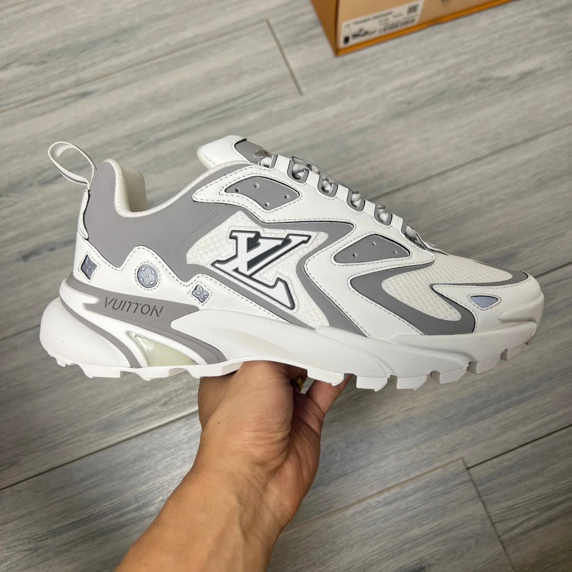 LV Runner Tatic Grey