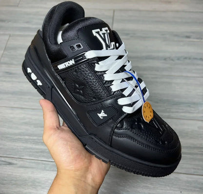 Trainer Black