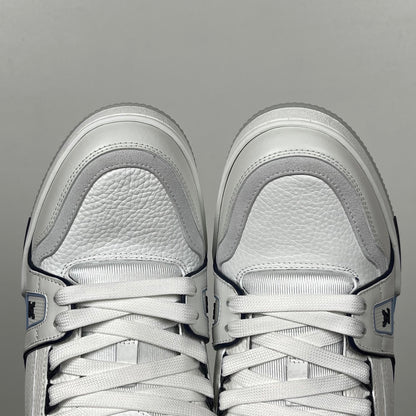 Trainer White and Dark Blue
