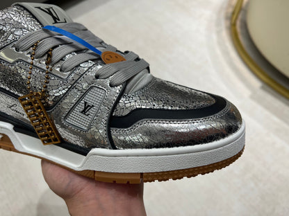 Trainer Dark Silver