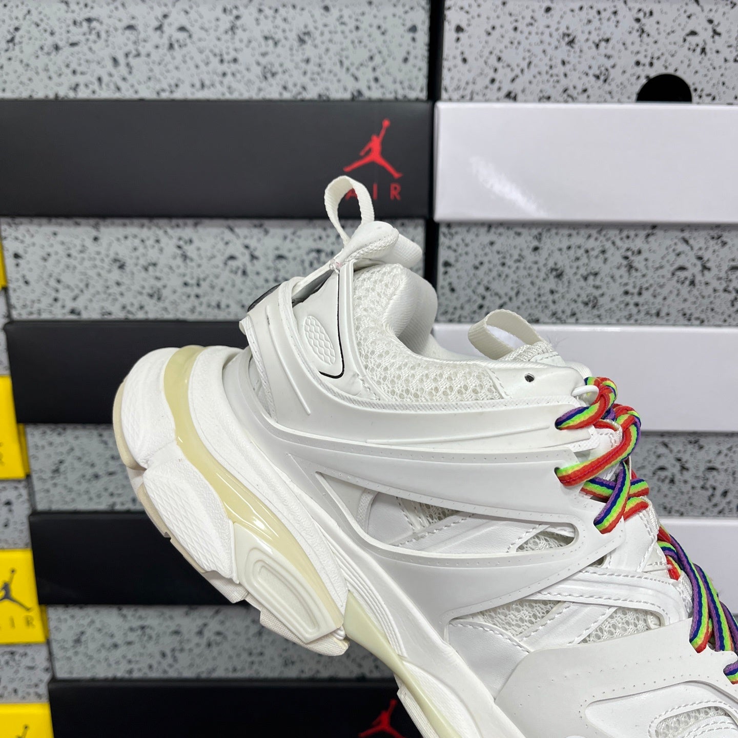 BLG Track White Multi