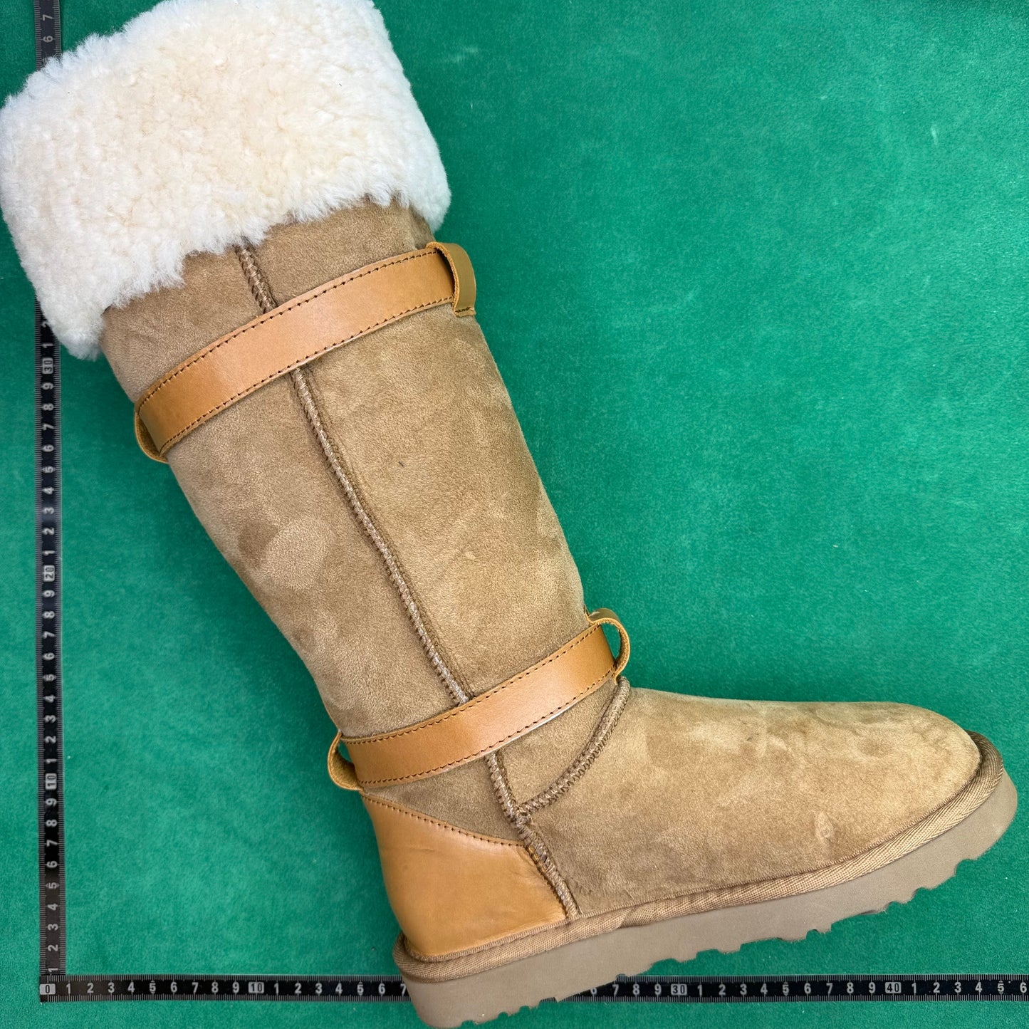 TT UGG CLASSIC ULTRA MINI