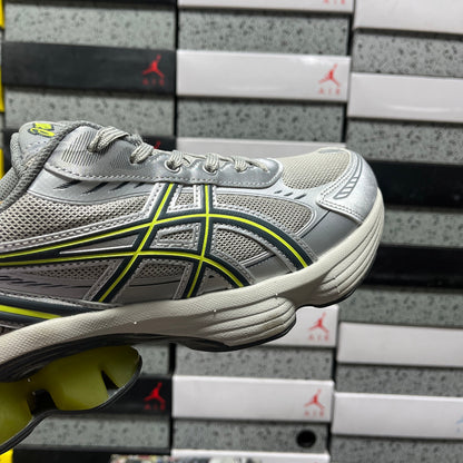 Gel-Kinetic Fluent Silver and Green