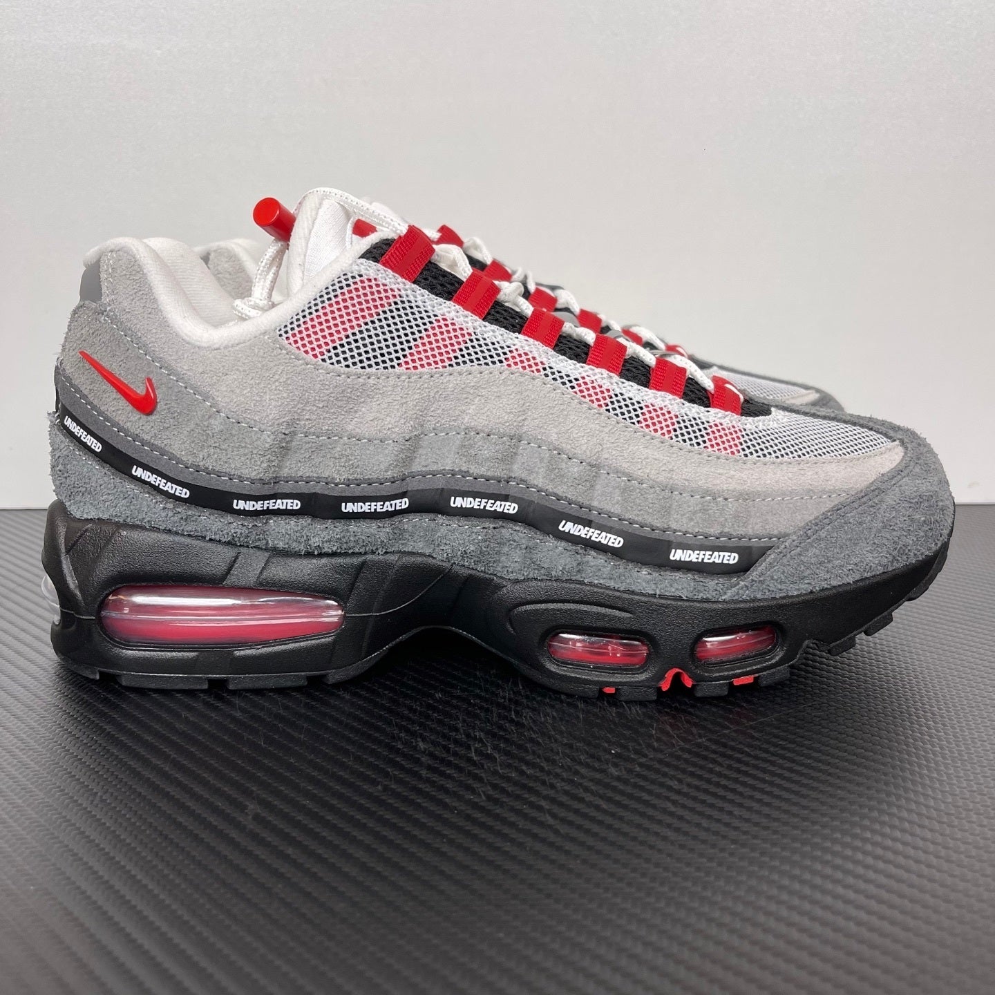 95 Undefeated Black Red
