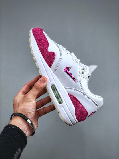 Air Max 1 Valentine's Day