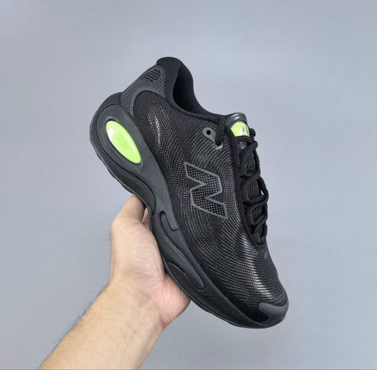 AC Runner Black