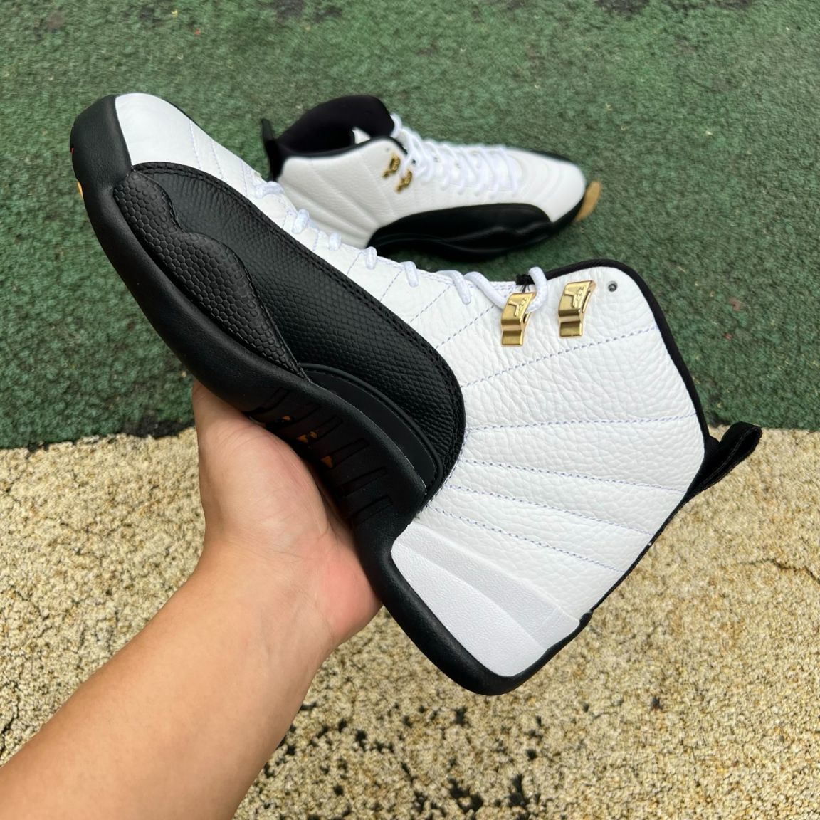12 Retro Black and White