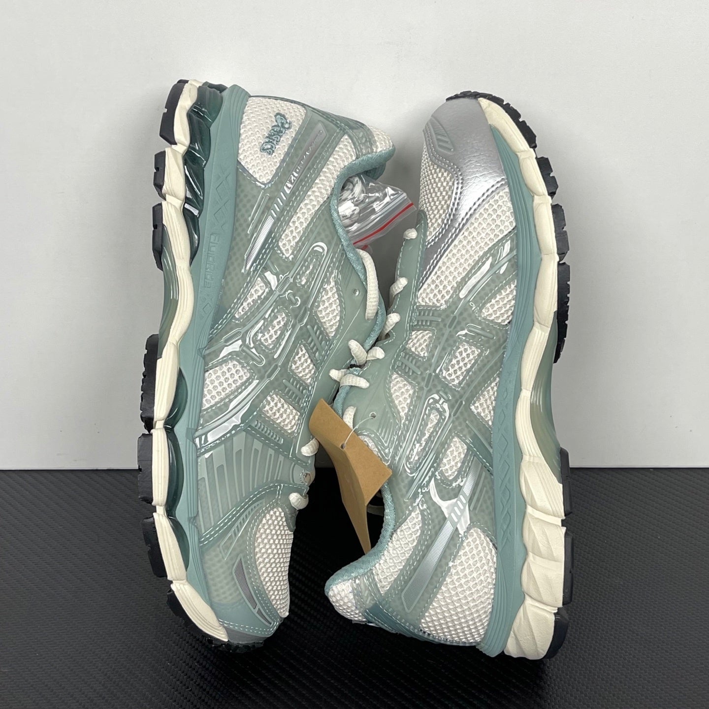 Kayano 14 White / Sage Green