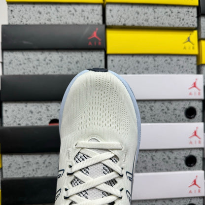 GEL-NIMBUS 28 Grey/White