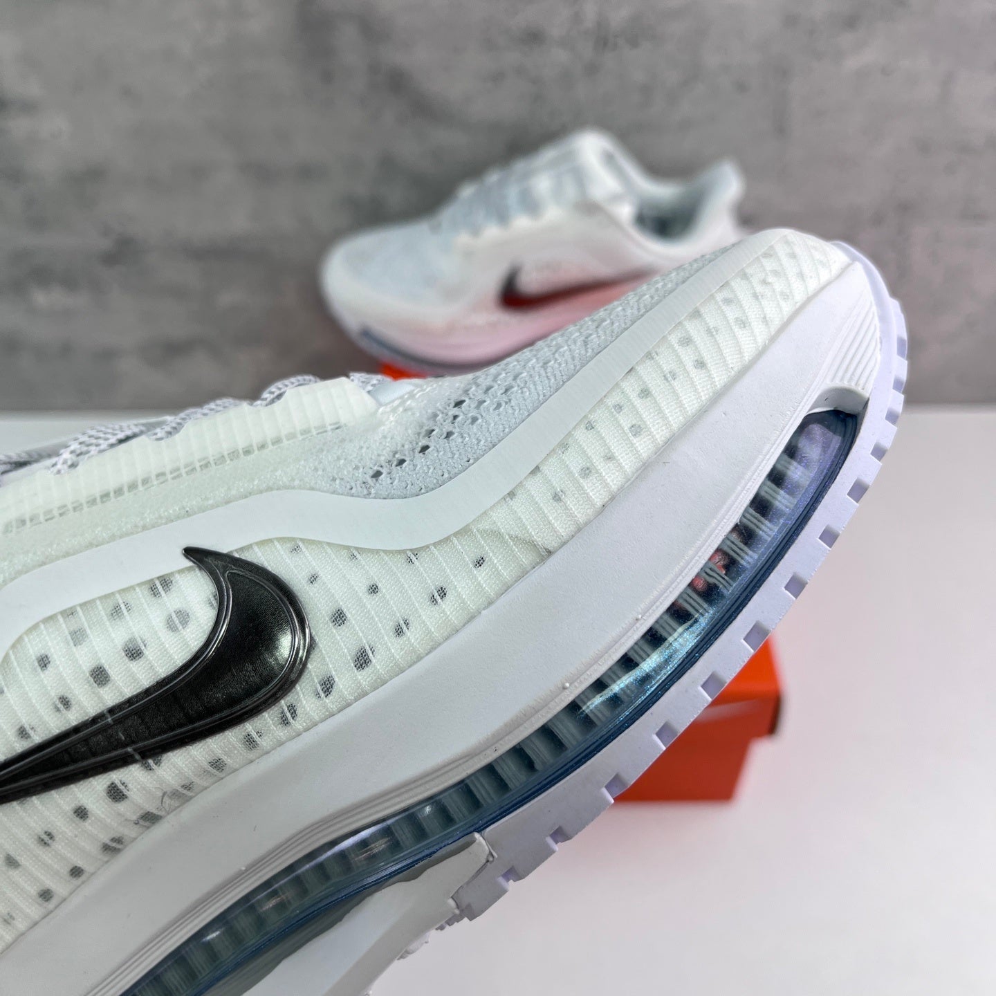Pegasus Premium White