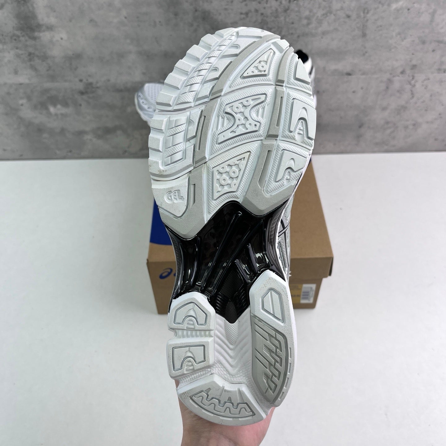 GEL-NIMBUS 10.1 Grey/Bone White/Black