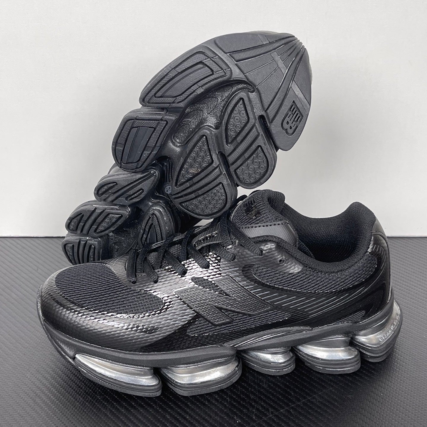 2000 ABZORB Black