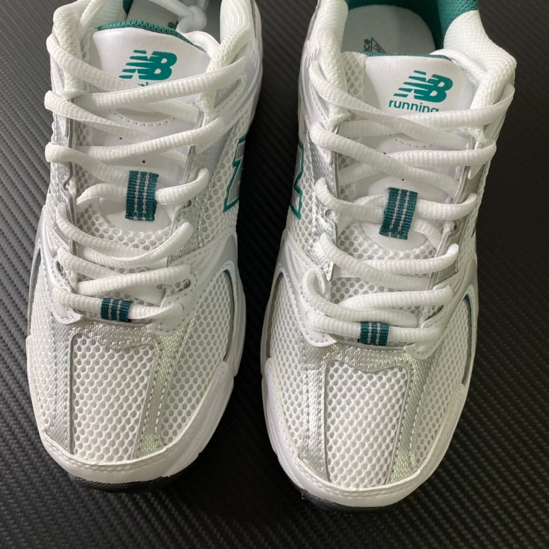 530 Green and White