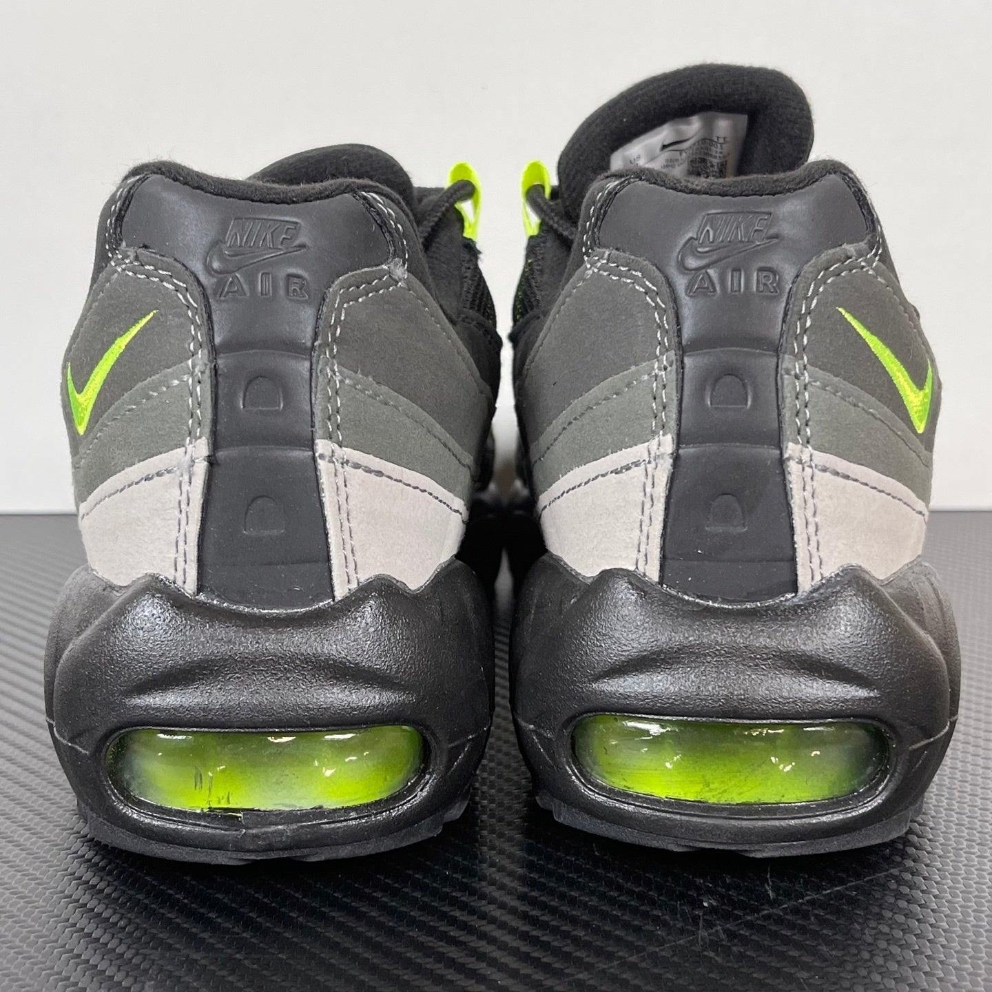 95 Black Neon