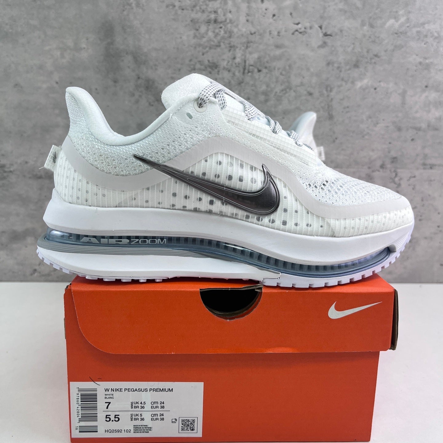 Pegasus Premium White