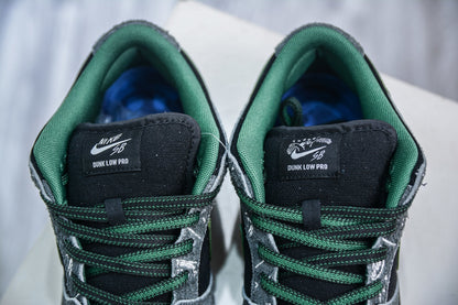 Dunk SB There Skateboards
