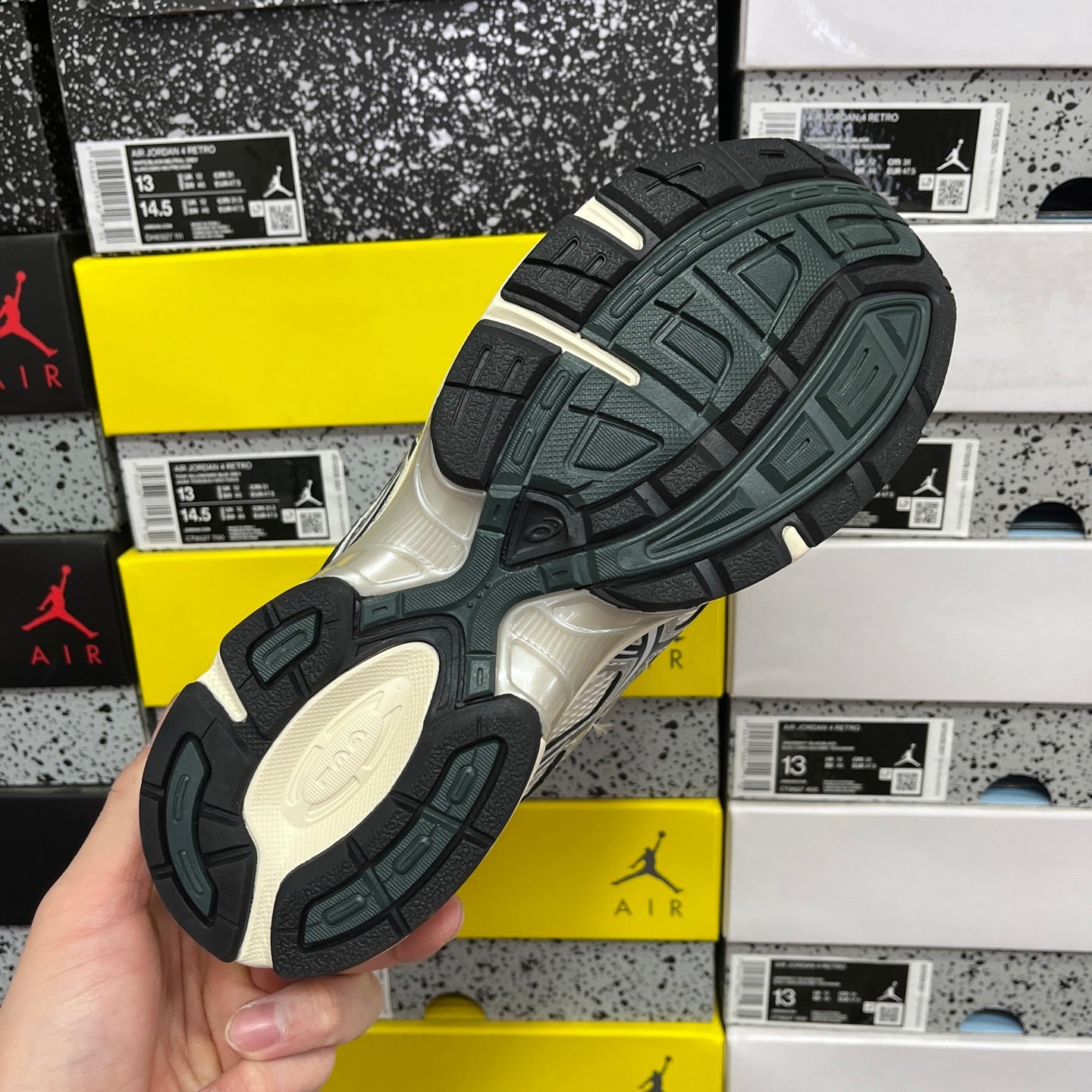 Gel-1130 Cream/Scarab