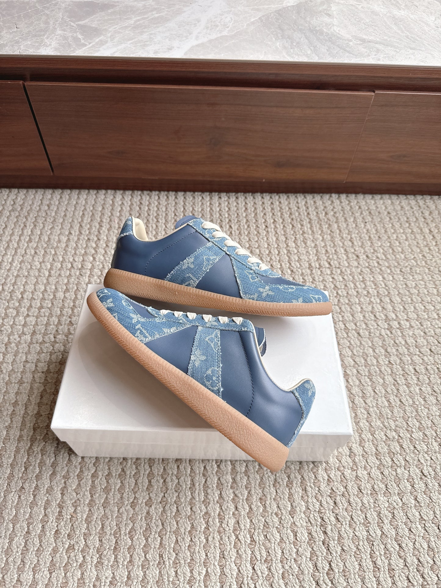 Maison L V Blue