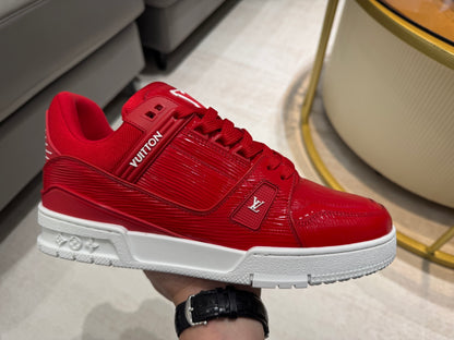 Trainer Red