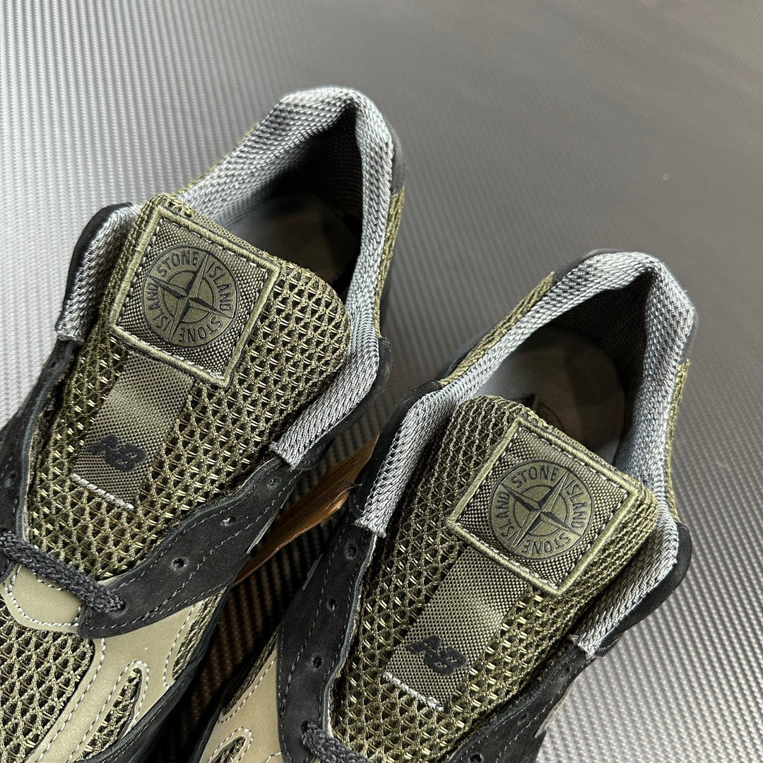 990 Black Olive