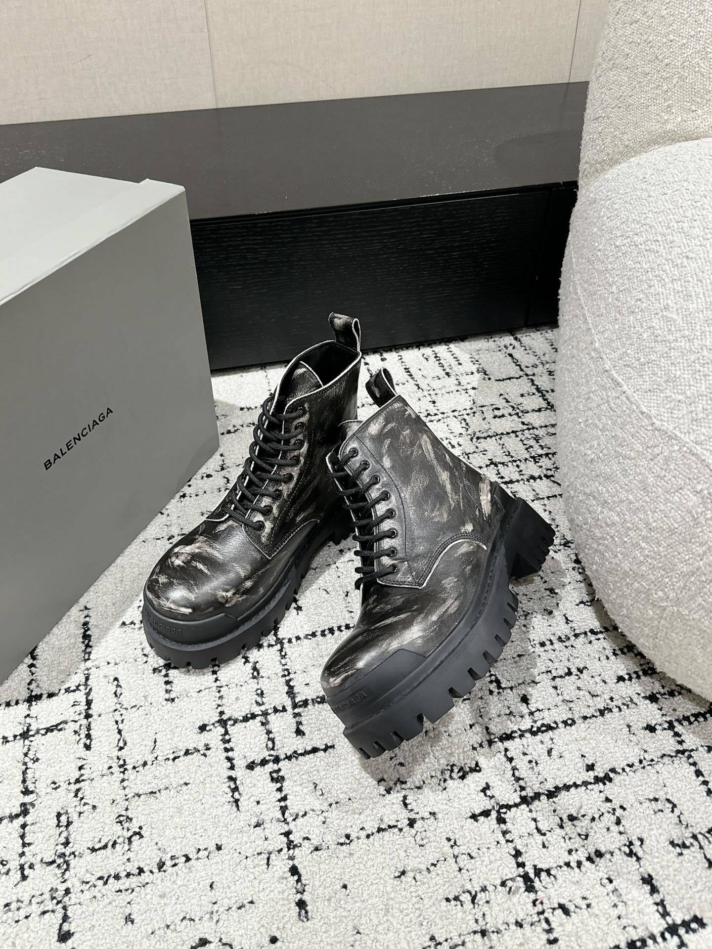 Bulldozer Boots