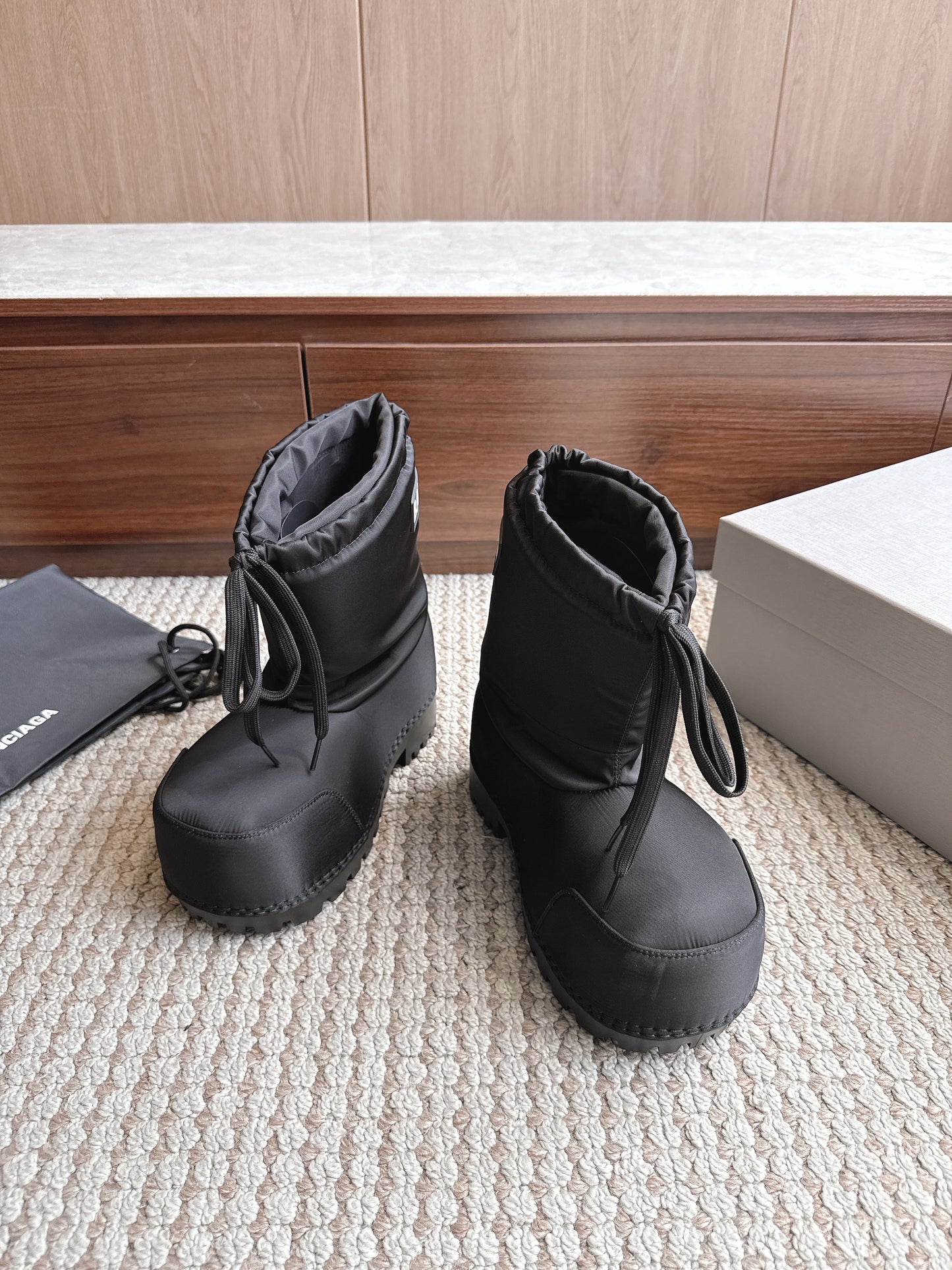 BLG Alaska Suede Boots Nylon Black